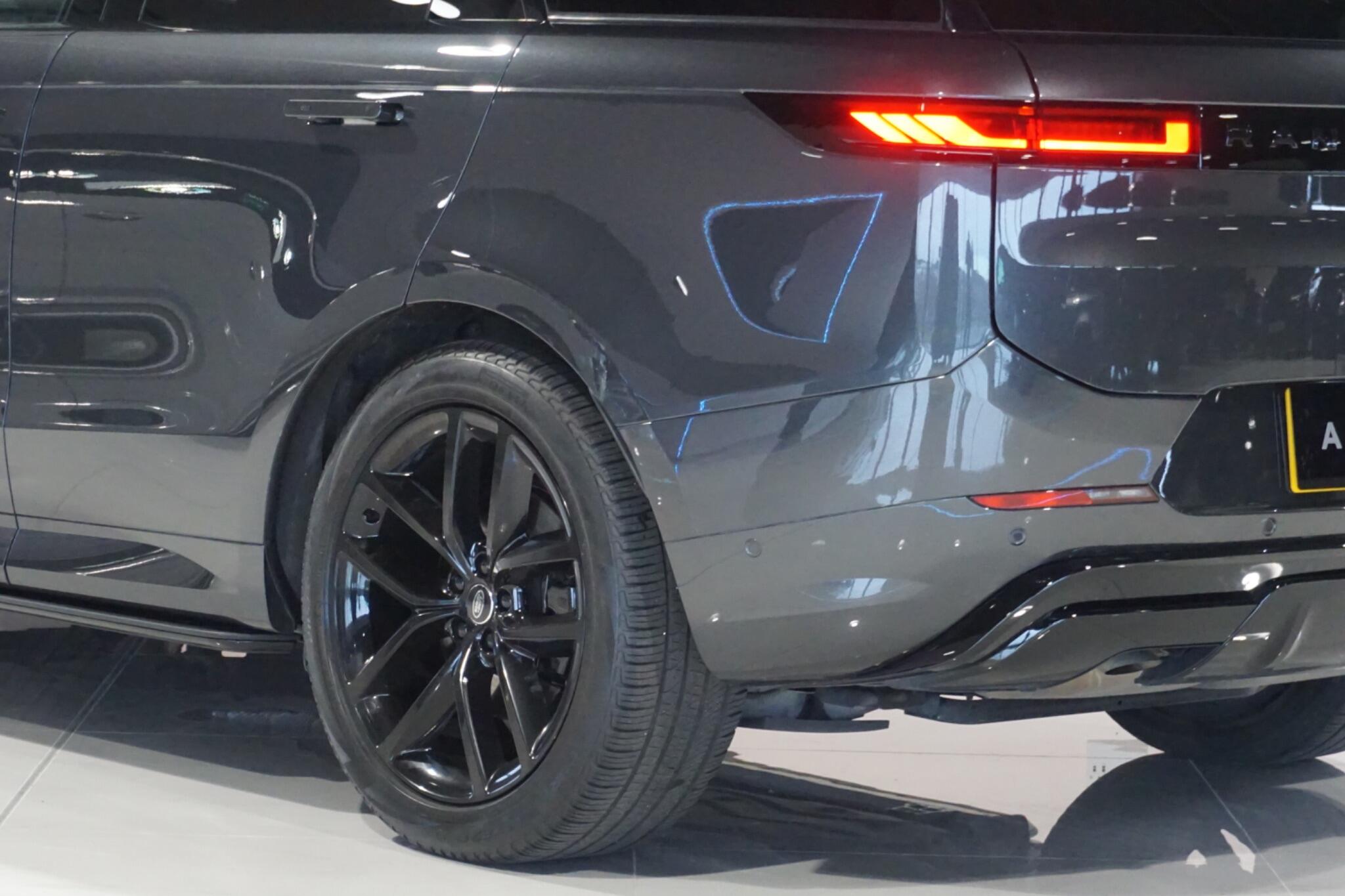 Land Rover Range Rover Sport 3.0 D300 MHEV Dynamic SE SUV 5dr Diesel Auto 4WD Euro 6 (s/s) (300 ps)